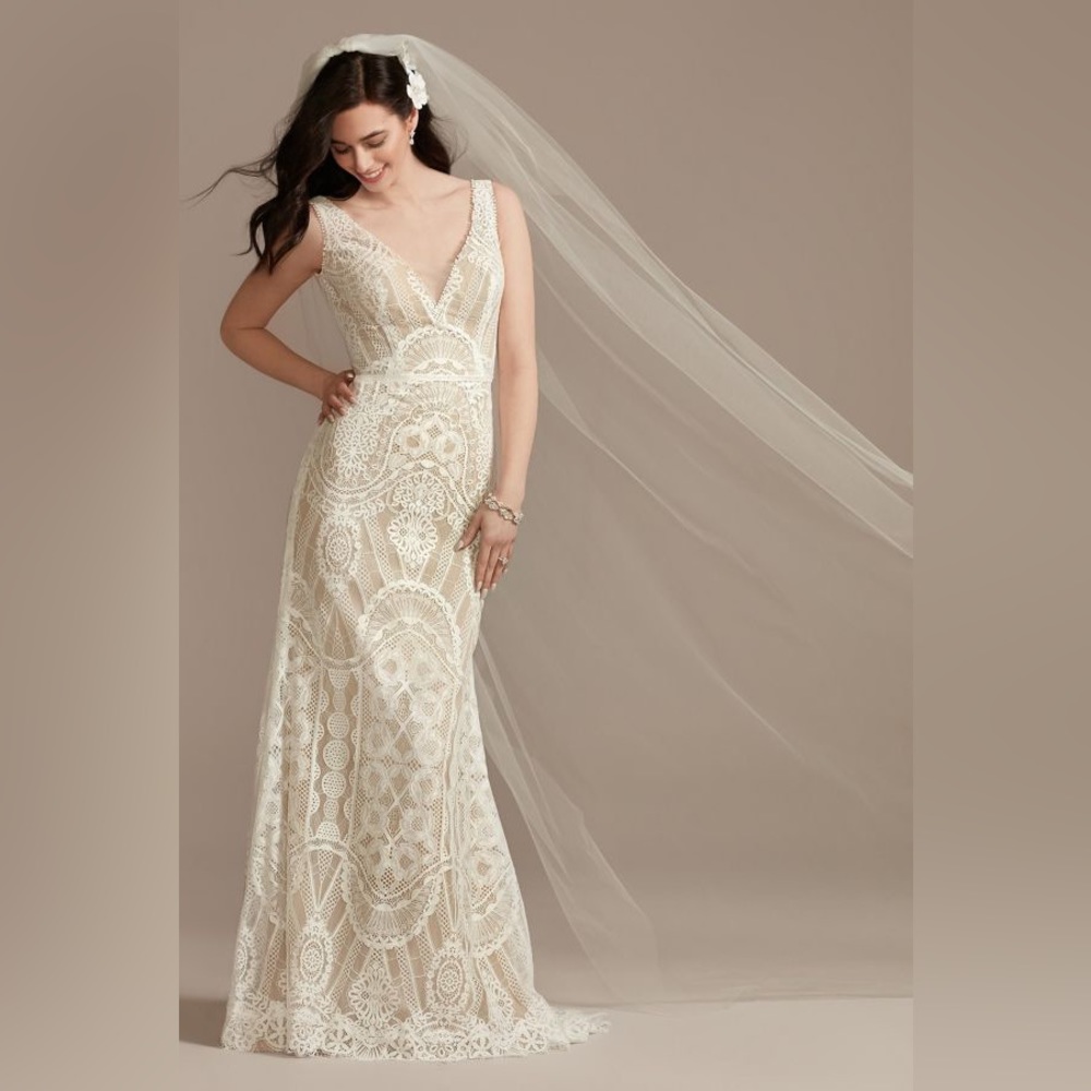 NWT - Geometric Lace Wedding Dress, Size 4, David’s Bridal